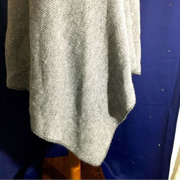 Fratelli Talli Gray Poncho Wool/Alpaca Blend - Picture 7 of 9